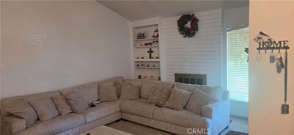 6300 Devon Bakersfield, CA 93309