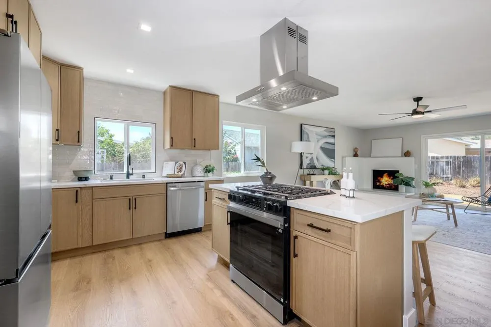 10007 Stanley Ct. Santee, CA 92071