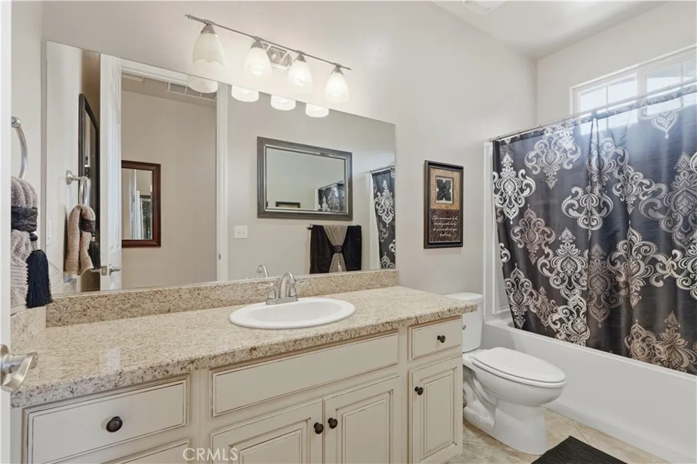1162 Paradise Loop Lemoore, CA 93245