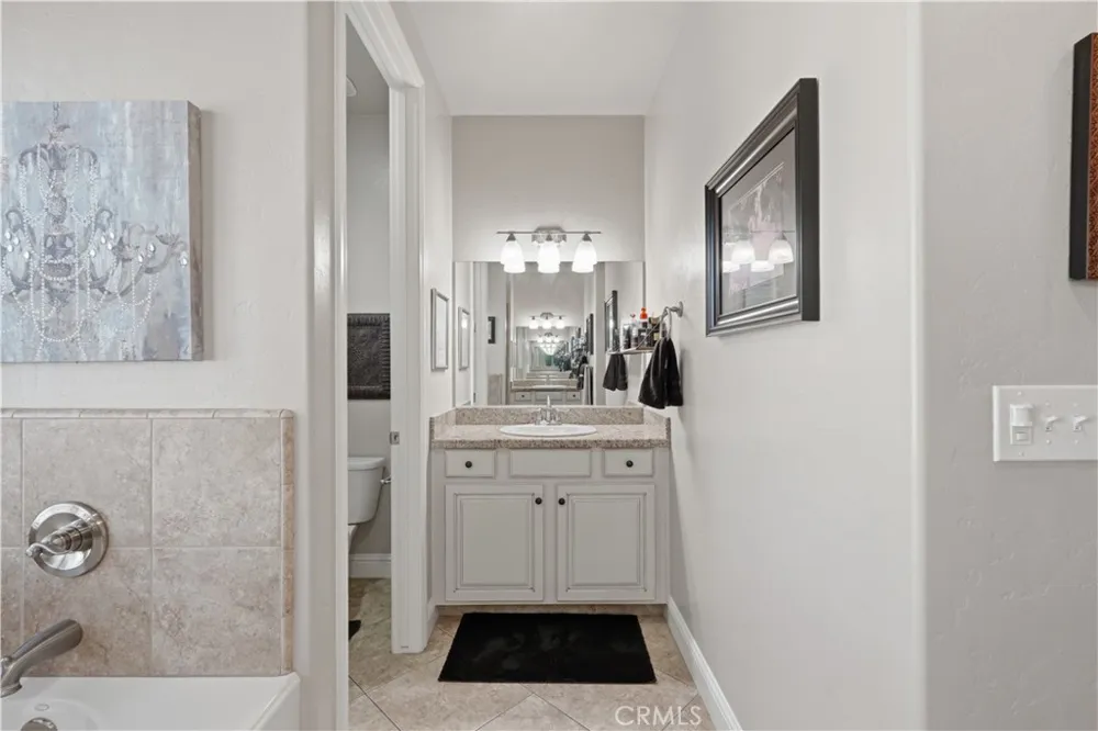 1162 Paradise Loop Lemoore, CA 93245