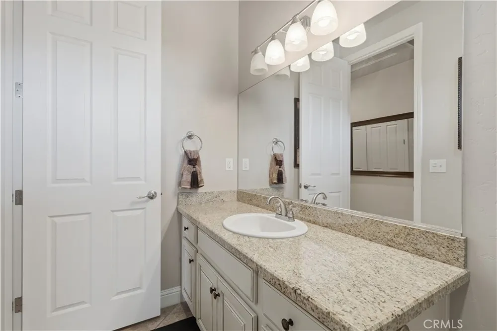 1162 Paradise Loop Lemoore, CA 93245
