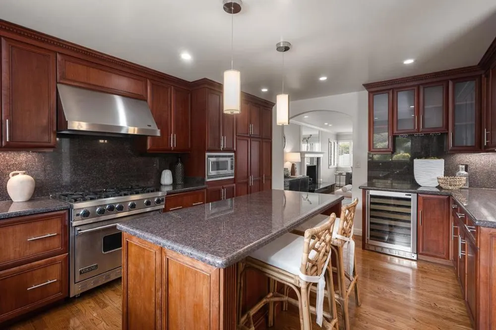 23 Shasta Court South San Francisco, CA 94080