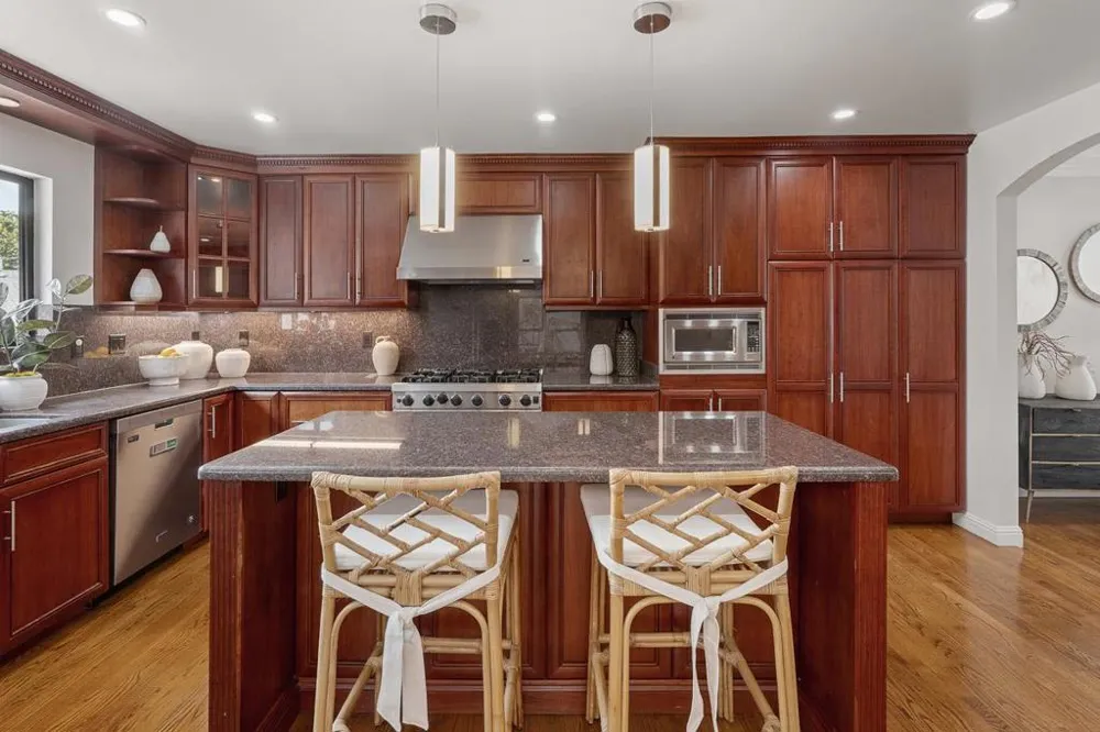 23 Shasta Court South San Francisco, CA 94080