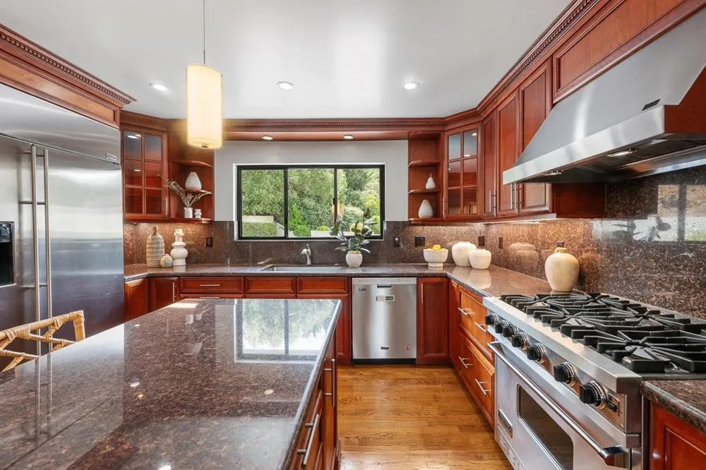 23 Shasta Court South San Francisco, CA 94080