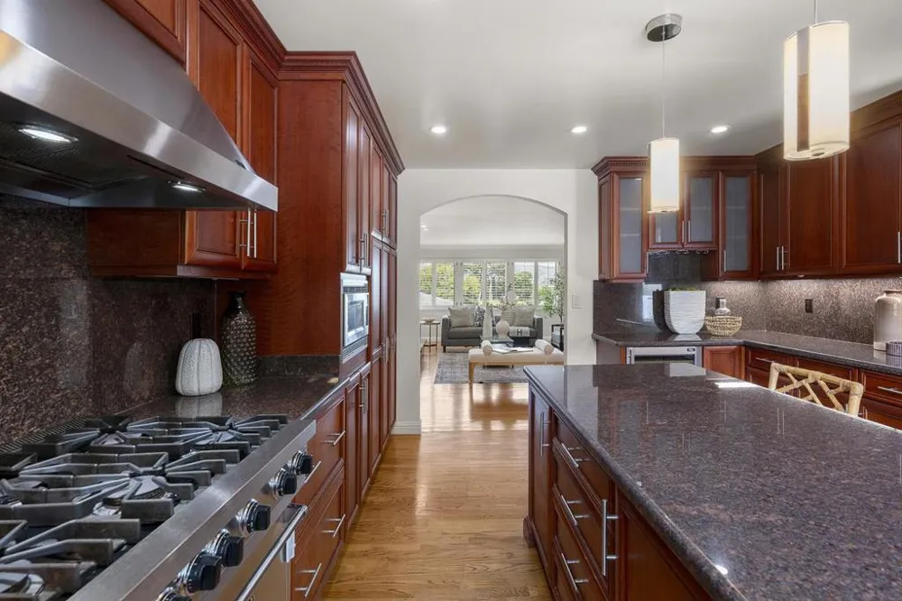 23 Shasta Court South San Francisco, CA 94080