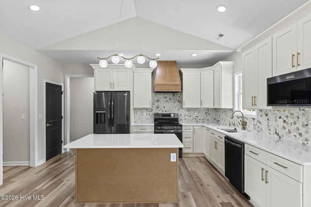 402 Wade Drive Richlands, NC 28574