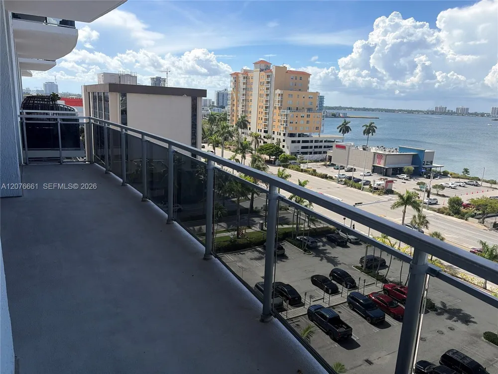 7901 Hispanola Ave #807 North Bay Village, FL 33141