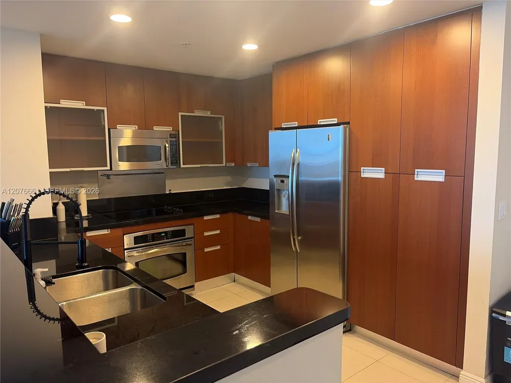 7901 Hispanola Ave #807 North Bay Village, FL 33141