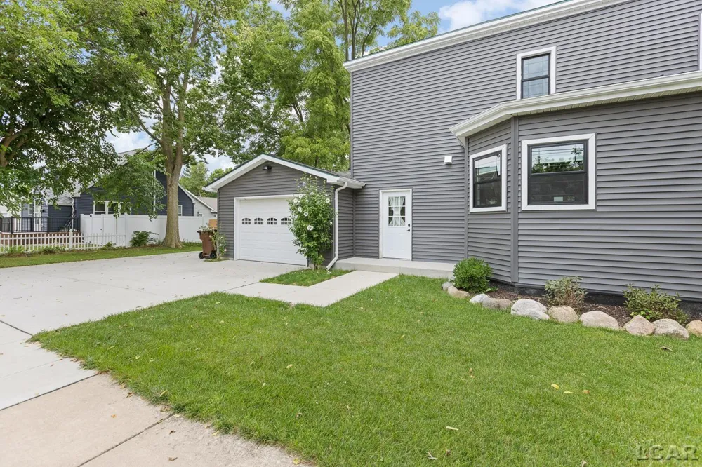 215 W Shawnee Street Tecumseh City, MI 49286