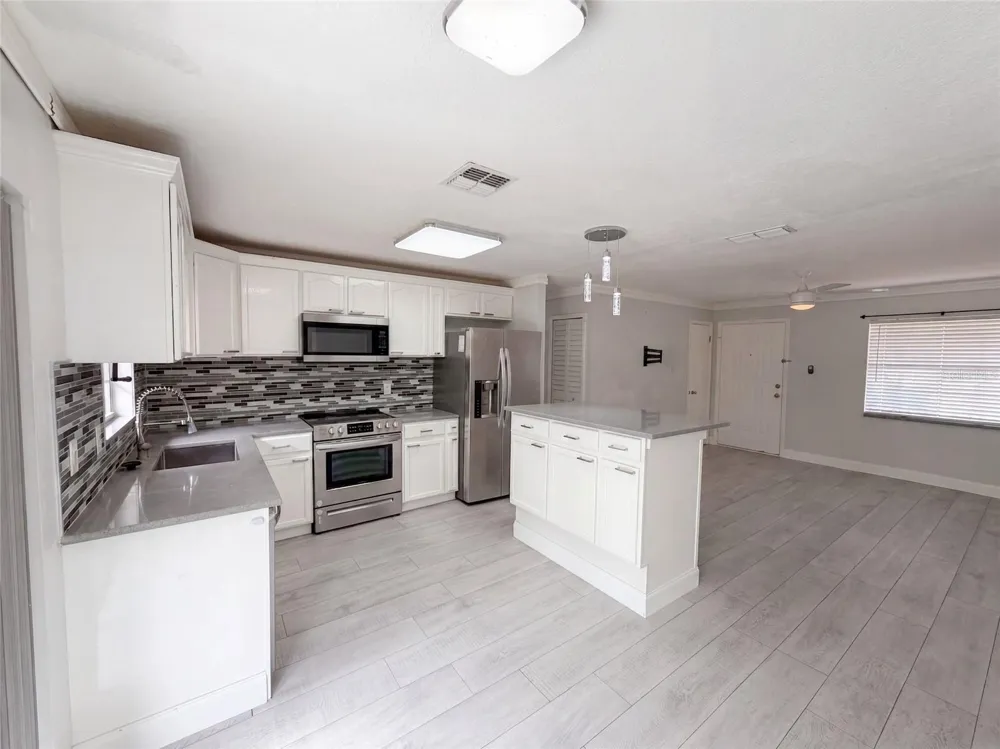 976 LISKEARD AVENUE Orange City, FL 32763