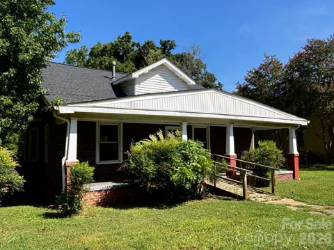 1612 Main Street
