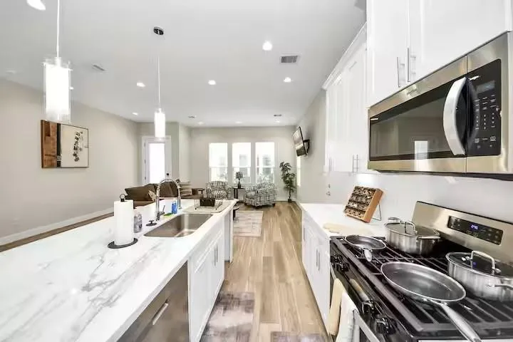 5935 Beall St A/D Street Houston, TX 77091