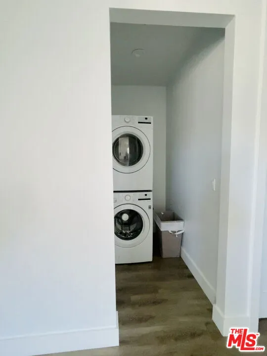 11922 Isis Avenue Hawthorne, CA 90304