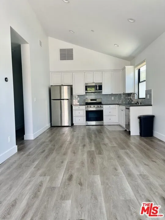 11922 Isis Avenue Hawthorne, CA 90304