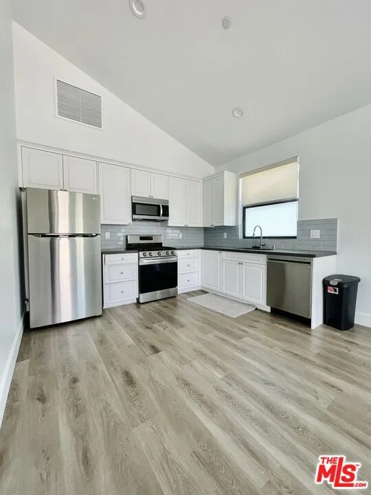 11922 Isis Avenue Hawthorne, CA 90304