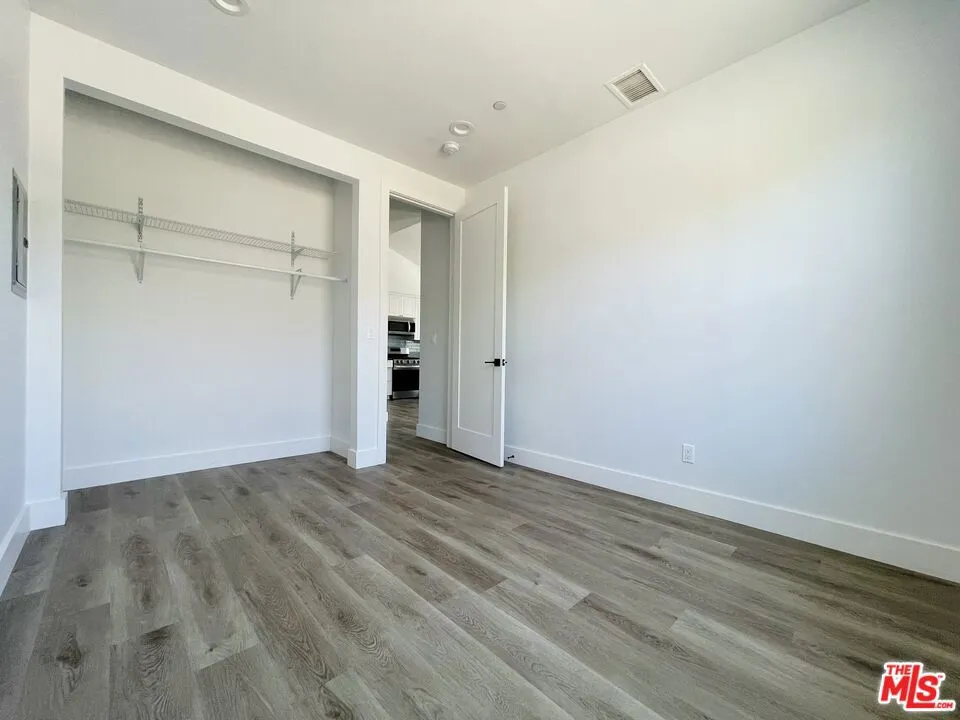 11922 Isis Avenue Hawthorne, CA 90304
