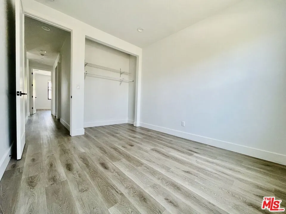 11922 Isis Avenue Hawthorne, CA 90304