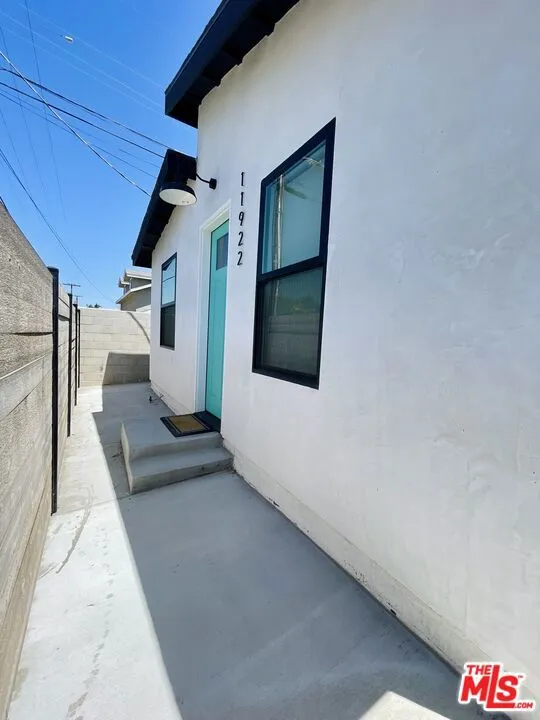 11922 Isis Avenue Hawthorne, CA 90304