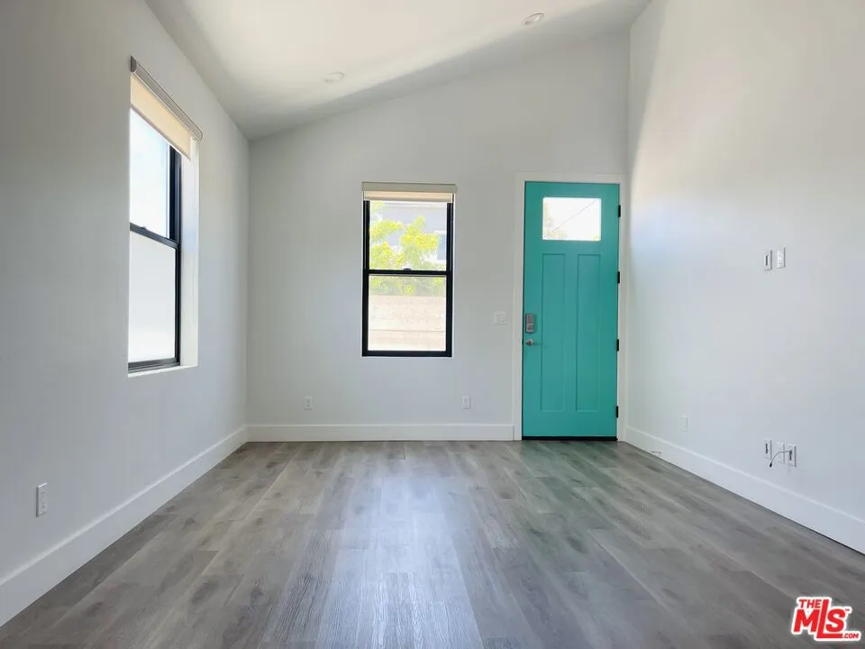 11922 Isis Avenue Hawthorne, CA 90304