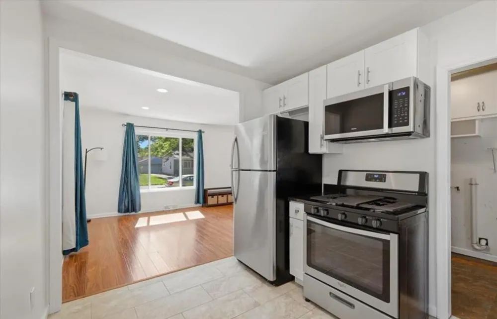 22761 Purdue Avenue Farmington Hills City, MI 48336