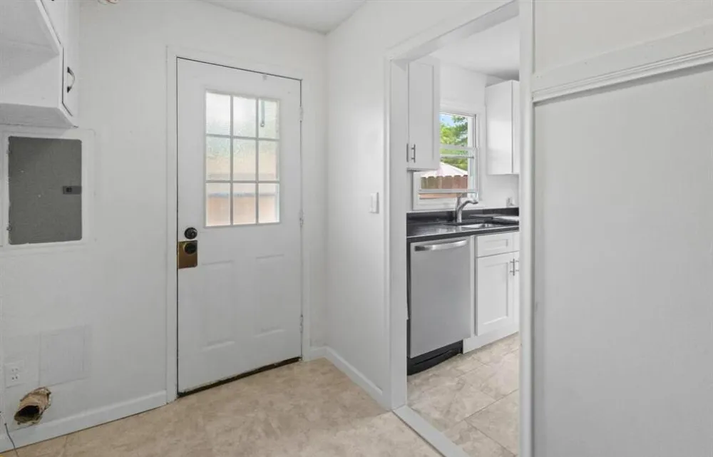 22761 Purdue Avenue Farmington Hills City, MI 48336