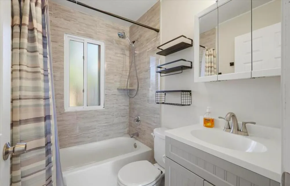 22761 Purdue Avenue Farmington Hills City, MI 48336