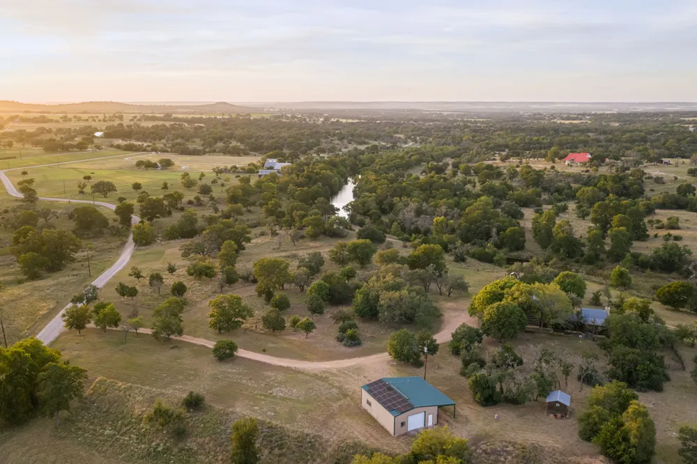 401 Clear Creek Lane Fredericksburg, TX 78624
