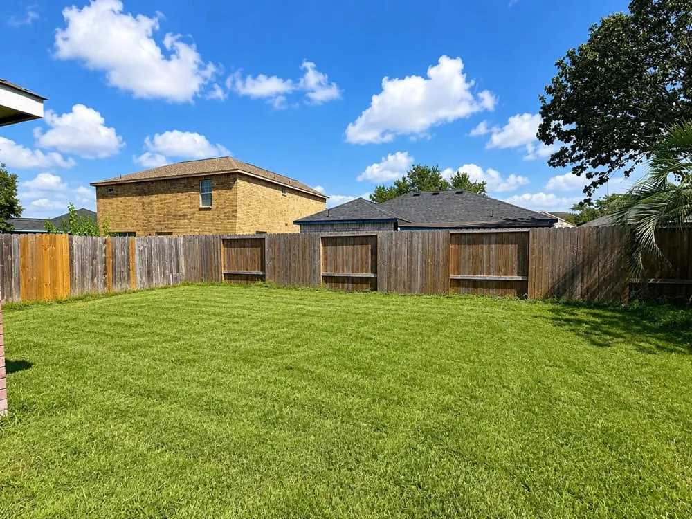 12607 Rio Bravo St Rosharon, TX 77583
