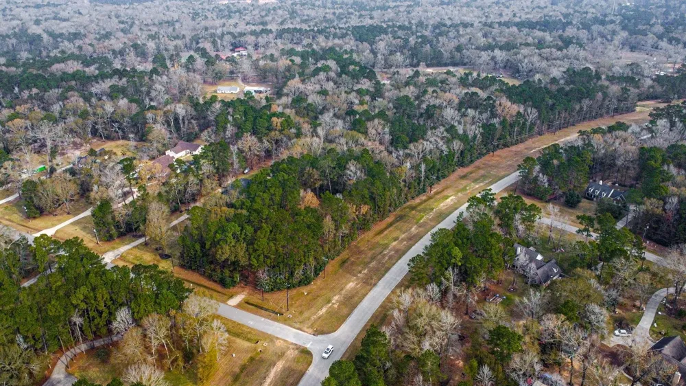235 Lake Commons Court Huffman, TX 77336