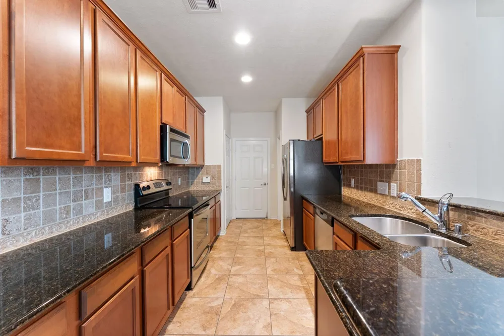46 Whitekirk Place Magnolia, TX 77354