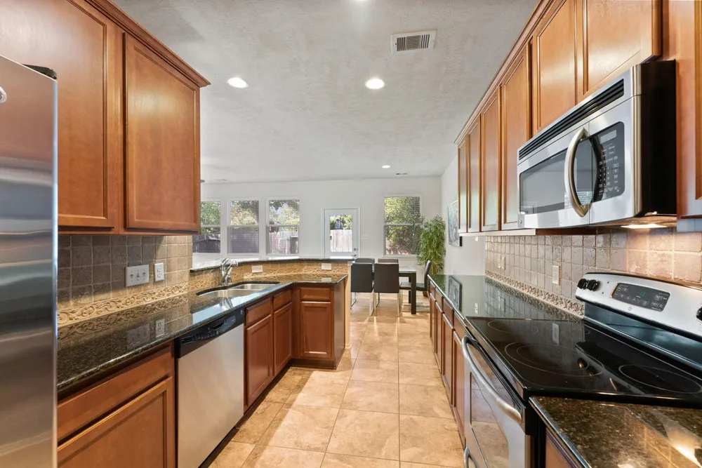 46 Whitekirk Place Magnolia, TX 77354