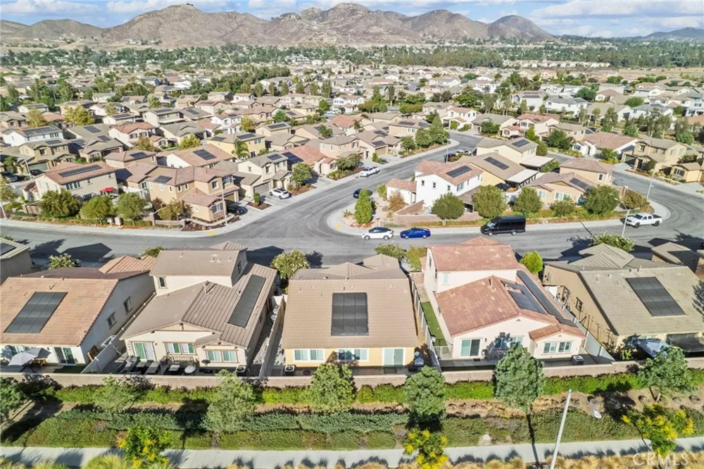 29421 Hazel Lake Elsinore, CA 92530