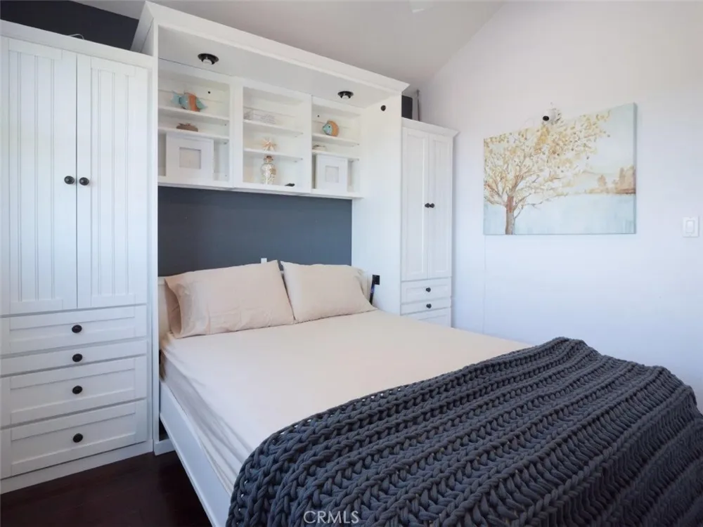 110 S Prospect Avenue #6 Redondo Beach, CA 90277