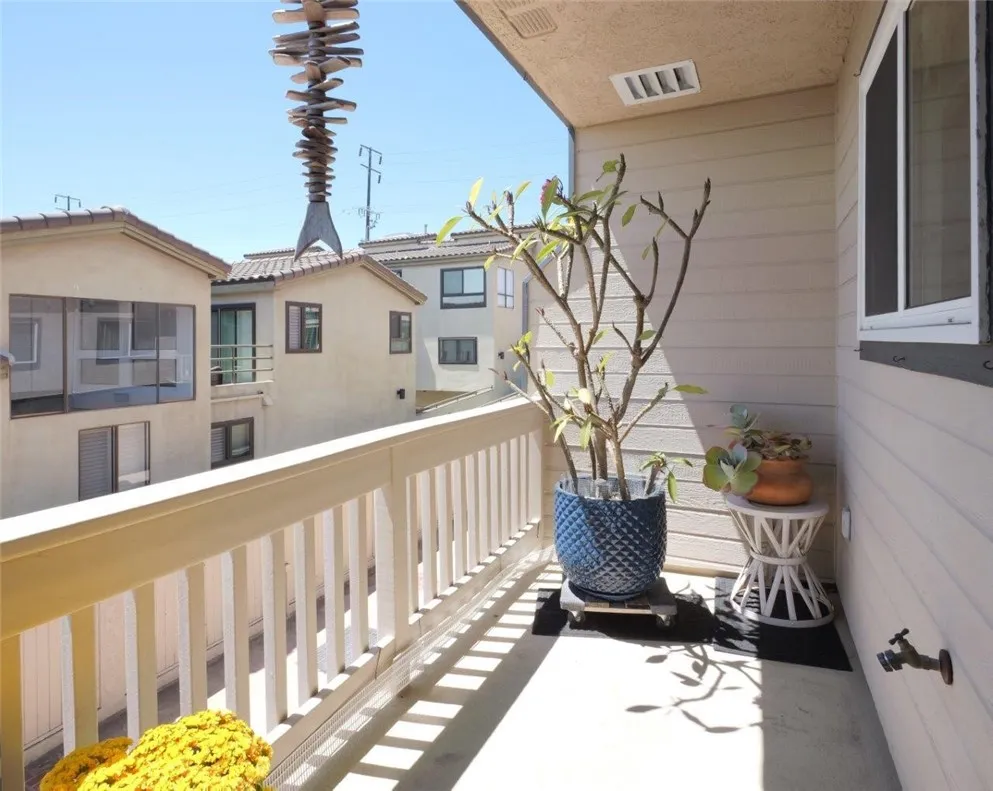 110 S Prospect Avenue #6 Redondo Beach, CA 90277