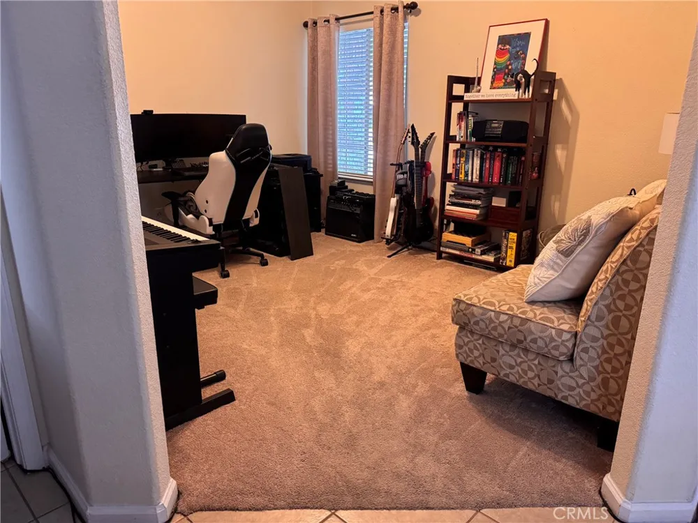 2559 E Fallbrook Fresno, CA 93720