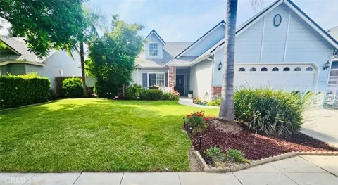 2559 E Fallbrook
