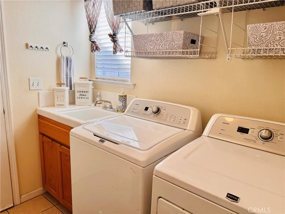 2559 E Fallbrook Fresno, CA 93720