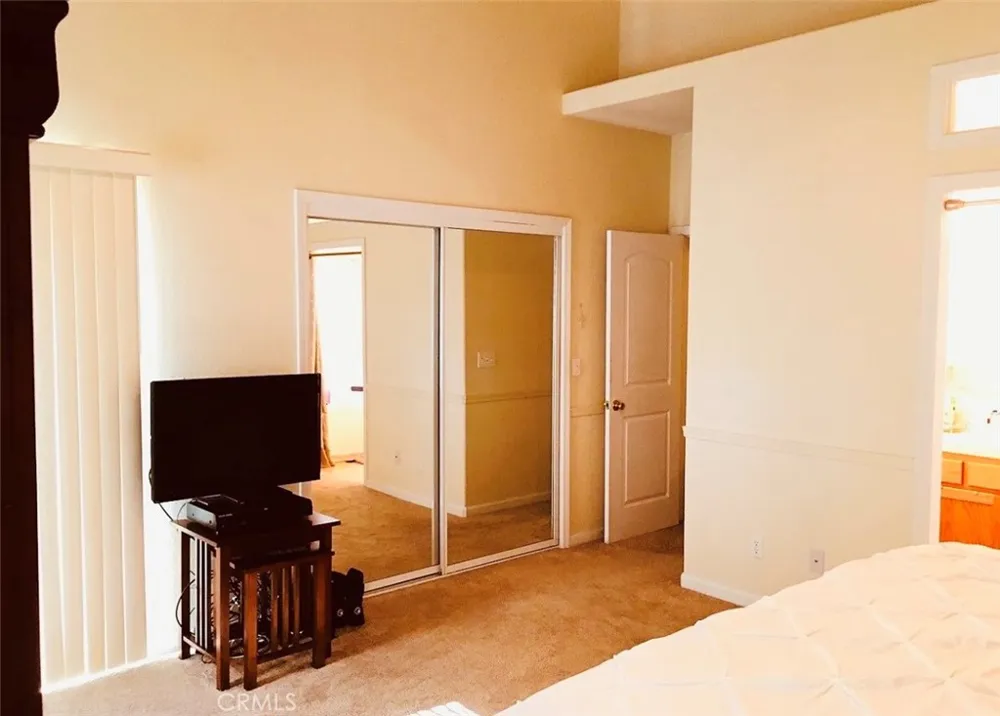 2559 E Fallbrook Fresno, CA 93720