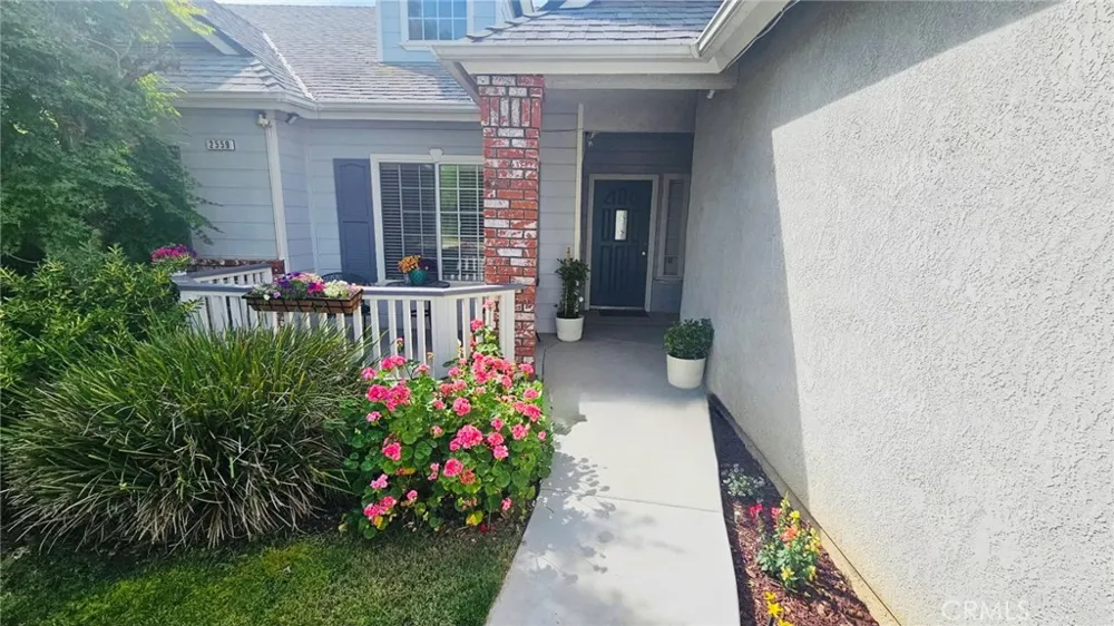2559 E Fallbrook Fresno, CA 93720