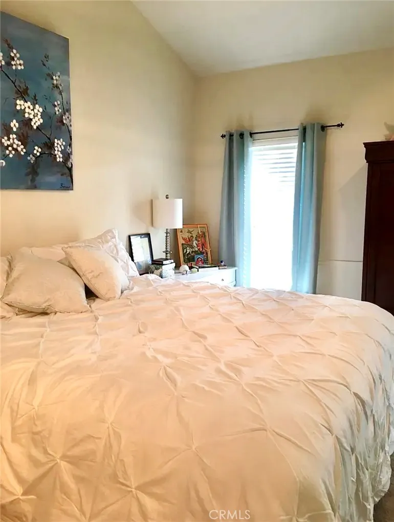 2559 E Fallbrook Fresno, CA 93720