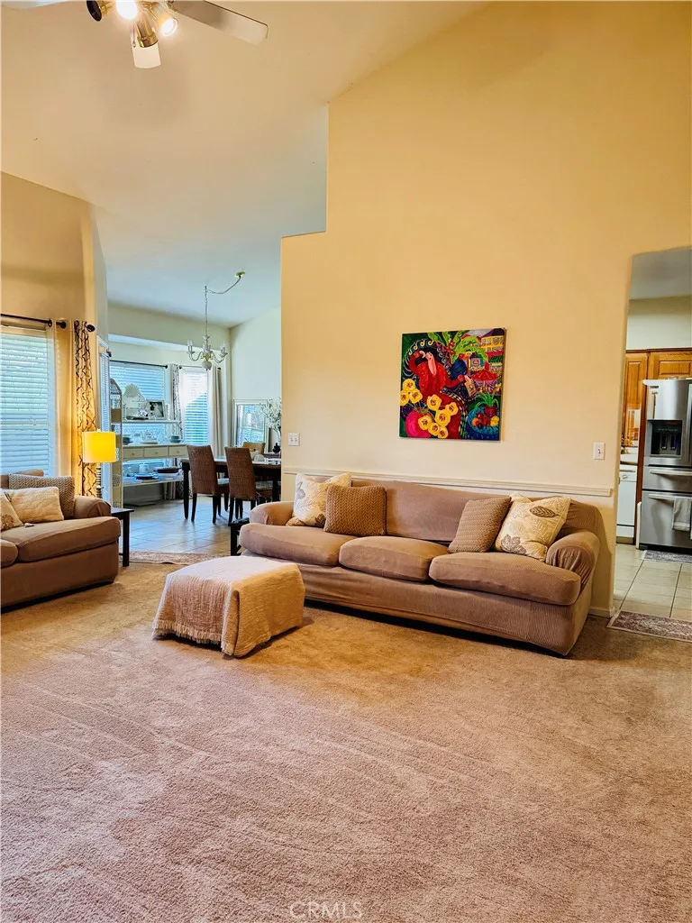 2559 E Fallbrook Fresno, CA 93720