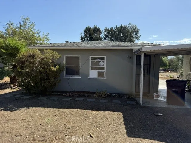 1425 W Hays Banning, CA 92220