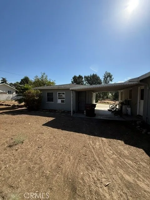 1425 W Hays Banning, CA 92220