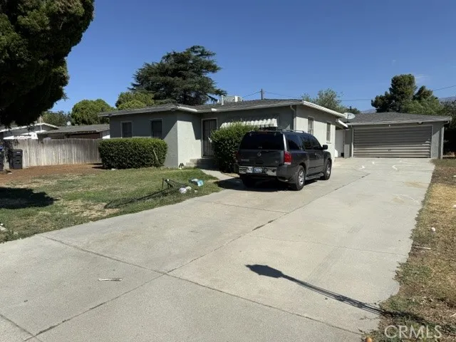 1425 W Hays Banning, CA 92220