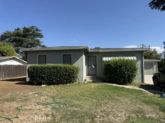 1425 W Hays Banning, CA 92220