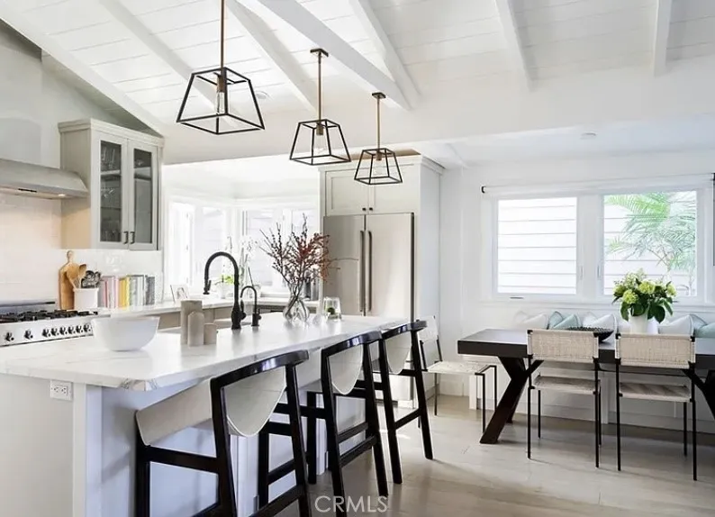 283 Chiquita Laguna Beach, CA 92651