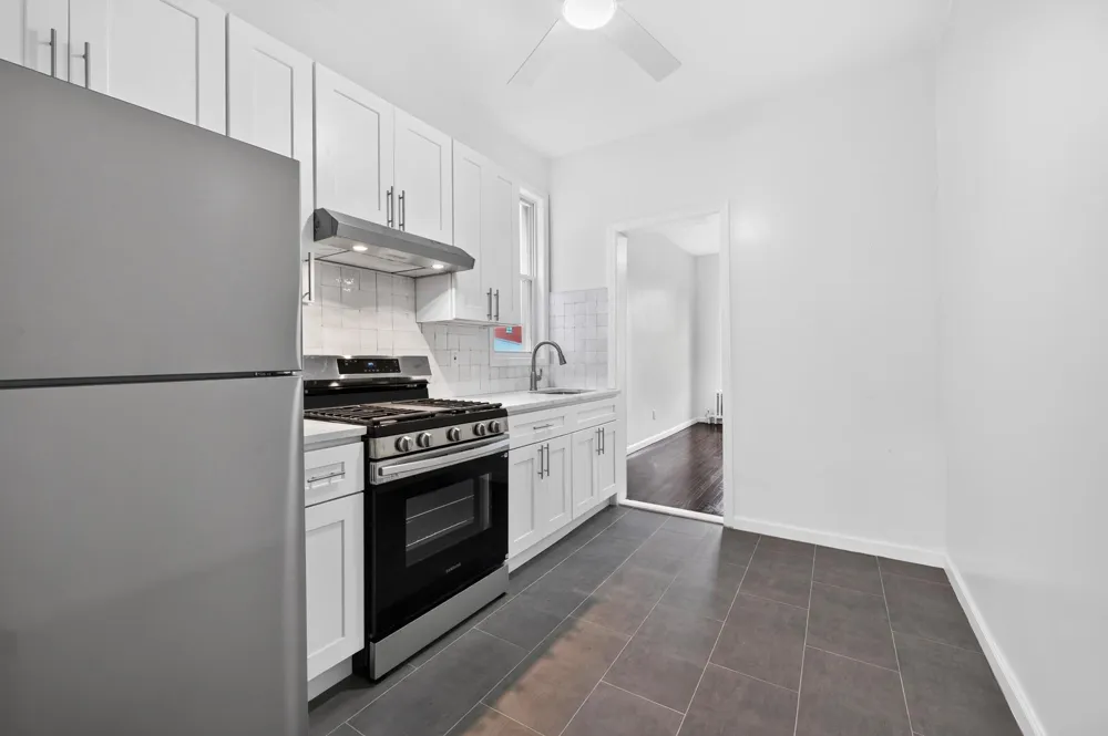 210 36TH ST Union City, NJ 07087