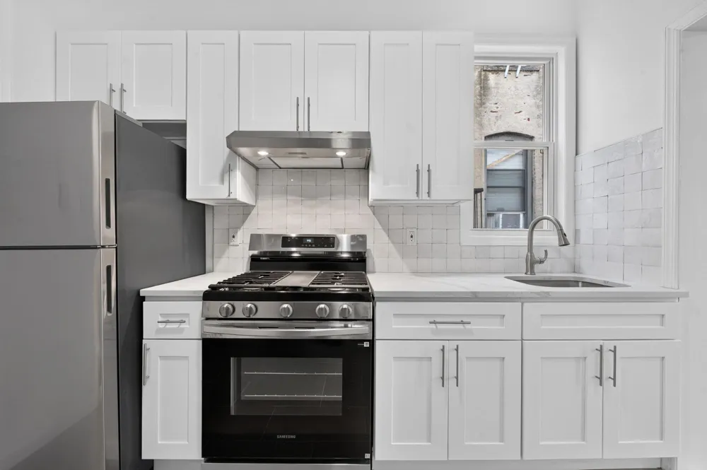 210 36TH ST Union City, NJ 07087
