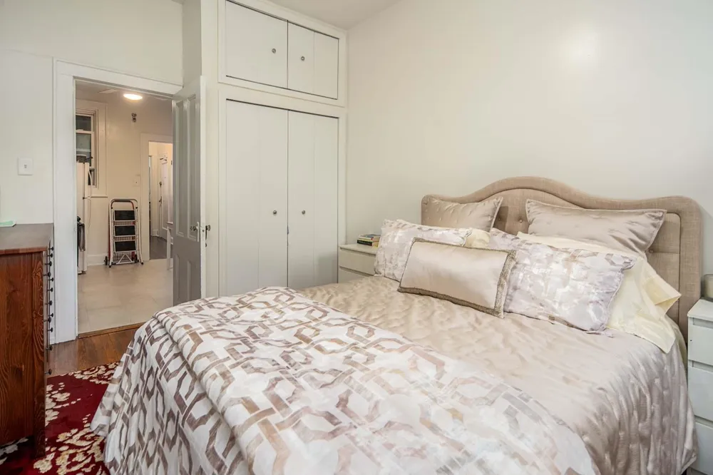 210 36TH ST Union City, NJ 07087