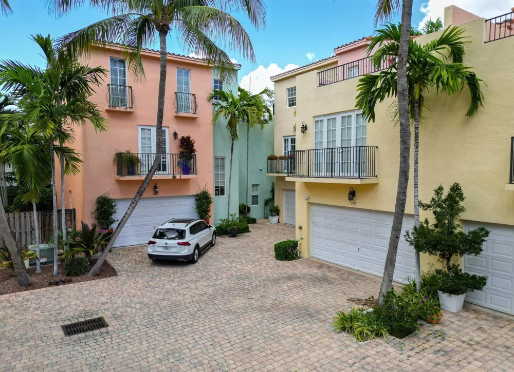 1123 NE 18TH AVENUE Fort Lauderdale, FL 33304